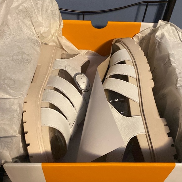 Sandals - Picture 5 of 12